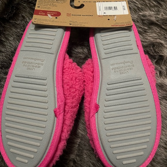 Christmas Slippers - Deluxe Memory Merry Vibes Pink Foam Slippers - Picture 2 of 3